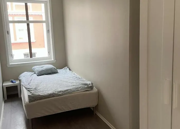 Center With Balcony *